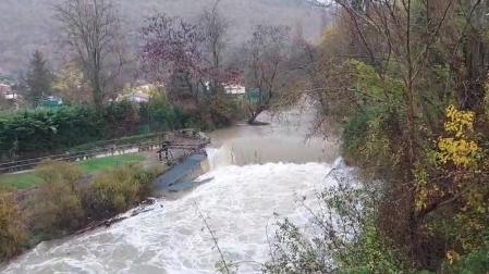 Las abundantes lluvias de las últimas horas han aumentado el caudal del río