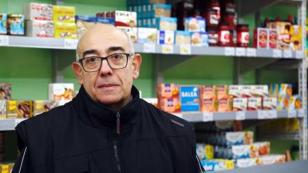Jesús Ardoiz, en el interior de su tienda