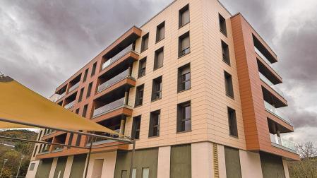 Nuevo edificio en cuyo planta baja se va a ubicar la nueva sede de Teder