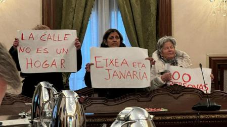 Interrupción del pleno del Ayuntamiento de Pamplona