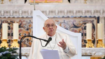 El papa Francisco, este domingo, durante la misa en Ajaccio