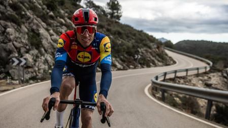 Aleix Espargaró firma como embajador del Lidl-Trek