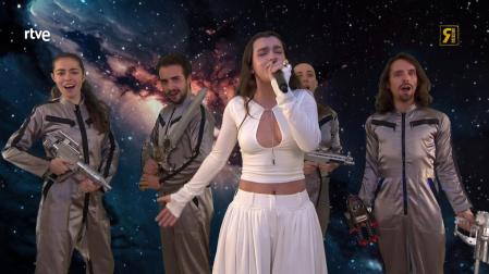 Amaia Romero canta su nuevo single 'Tengo un pensamiento' en La Revuelta
