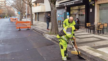 Las calles, recién asfaltadas, lucen otra imagen. Los operarios ultiman tareas antes de reabrir con normalidad