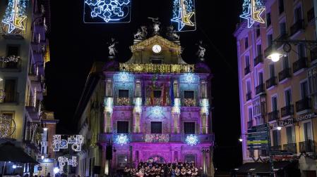 Pregón de Navidad en la Plaza Consistorial de Pamplona.
