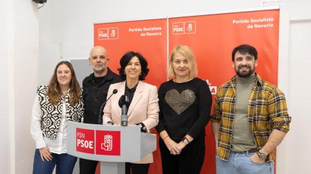 De izda. a dcha.: Beatriz Ochoa Ariza, Iván Romo Arbide, Olga Chueca Chueca, Laura Sáez Ponzoni, y Eduardo Vidondo Ullate