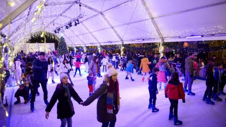 La pista de patinaje del Paseo de Sarasate estará abierta todas las navidades, con horario especial en Nochebuena, Navidad, Nochevieja y Año Nuevo