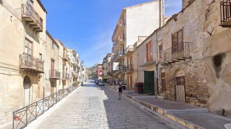 Calle en Ventimiglia di Sicilia
