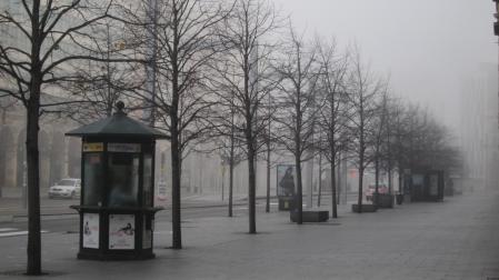 En Zaragoza se ha activado el protocolo por frío extremo
Niebla y frío en la capital aragonesa.
EUROPA PRESS
08/12/2013