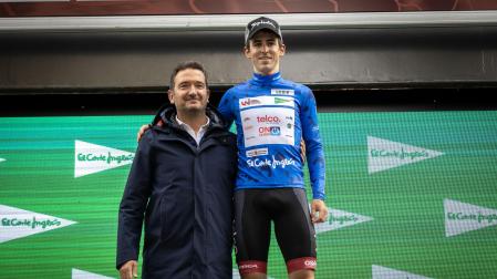 Ailetz Lasa, en la pasada Vuelta a Navarra con el maillot azul