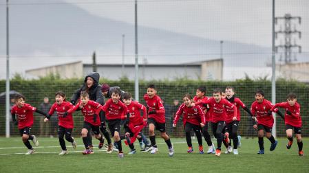 Los jugadores del Virgen del soto celebran el pase a la final