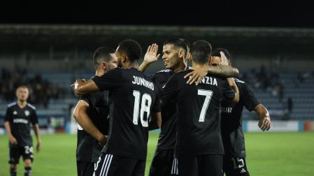 Juninho durante un partido esta temporada con el Qarabag azerí