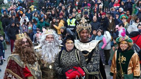 Fotos de la Cabalgata de Reyes Magos 2025 en Burlada