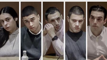 De izquierda a derecha, los cinco acusados: Catherine "Katy" Silva (absuelta), Kaio Amaral (20 años y 6 meses), Diego Montaña (24 años), Alejandro Freire "Yumba" (20 años) y Alejandro Míguez (10 años)