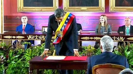 Nicolás Maduro toma posesión como presidente de Venezuela

REMITIDA / HANDOUT por YOUTUBE DE MADURO

Fotografía remitida a medios de comunicación exclusivamente para ilustrar la noticia a la que hace referencia la imagen, y citando la procedencia de la imagen en la firma

10/01/2025