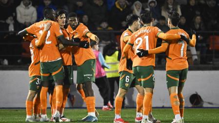 Los jugadores del Valencia celebran uno de los tantos marcados en el choque copero contra el Ourense /