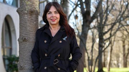 La escritora pamplonesa Maribel Medina, este lunes en el campus de la UPNA