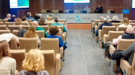 Un momento de la primera reunión del proceso de reflexión celebrado por Teder mientras Estella debatía en pleno su salida