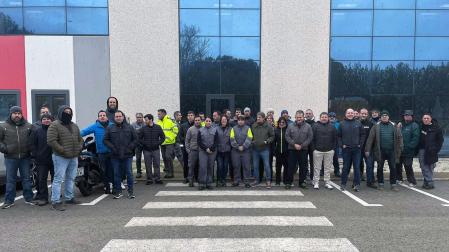 Concentración de los trabajadores de Nano Automotive de Tudela, este jueves