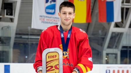 Roger Badorrey, del Kosner Huarte, con la medalla de oro tras ganar el Mundial Sub20