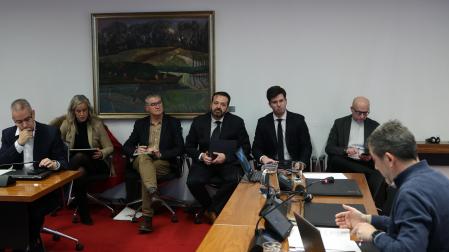 A: EDUARDO BUXENS
F: 31 ENERO 2025
L: PAMPLONA , PARLAMENTO DE NAVARRA
T: PARLAMENTO DE NAVARRA , PONENCIA DE ESTUDIO TIERRA ESTELLA