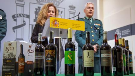 Vino con etiquetas falsas de la Denominación de Origen Calificada (DOCa) Rioja