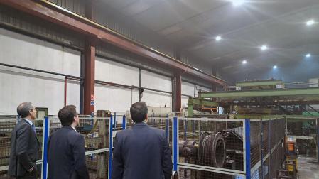 Imagen de la visita del consejero Irujo a las instalaciones de Savera en Bera