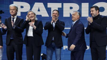 El líder de Vox y presidente de los Patriots, Santiago Abascal (c), clausura la primera cumbre de Patriots en Madrid, este sábado, en la que han participado el primer ministro de Hungría, Viktor Orban (2d), la francesa Marine Le Pen (2i), el italiano Matteo Salvini (d) y el belga Geert Wilders (i), entre otros