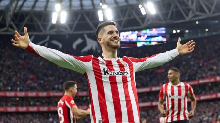 Oihan Sancet celebra su tercer gol ante el Girona