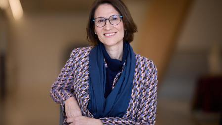 La investigadora y escritora sobre educación Catherine L'Ecuyer, en el colegio Adériz (Cordovilla), donde impartió recientemente una conferencia.