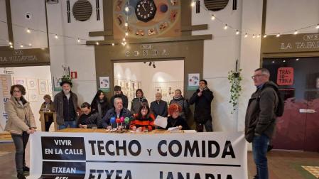 Rueda de prensa de entidades sociales con el lema "Vivir en la calle. Techo y comida"