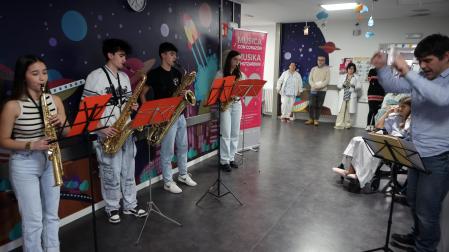 Alicia González, Tasio Aguado, Iker Preyezo e Ione Jáuregui, dirigidos por Alberto González