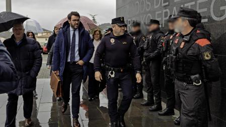 *A:MONTXO A.G.
*F: 2025-02-12
*L: ESTELLA-LIZARRA
*T: JUICIO GRUPO DE MUSICA RAIMUNDO EL CANASTERO-AYUNTAMIENTO-ALCALDESA DE ESTELLA-LIZARRA LLEGADA DE LA LACALDESA MARTA RUIZ DE ALDA
*P: