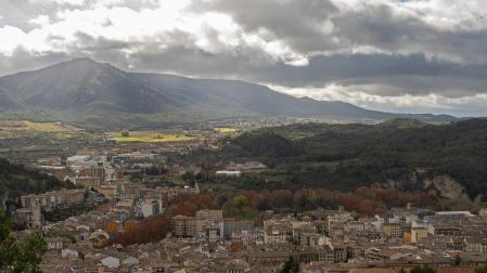 Panorámica de Estella, con Ayegui al fondo.