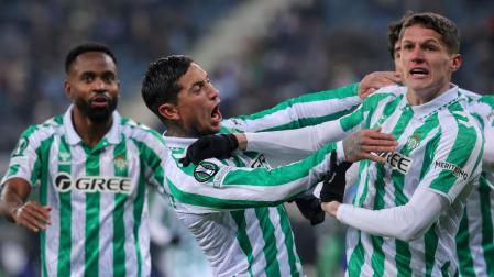 Efusiva celebración del Chimy Ávila y Sergi Altimira