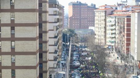 Foto de la manifestación en Pamplona en defensa de la industria navarra./