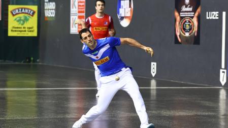 Albisu golpea ante Bikuña en el Atano III.