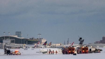 Imagen del accidente aéreo producido en el aeropuerto de Toronto