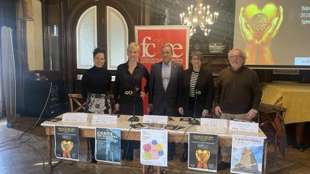 Presentación de los nuevos ciclos corales para 2025 y de las personas galardonadas con las Medallas de Oro 2025 de la FCNAE

REMITIDA / HANDOUT por FEDERACIÓN DE COROS DE NAVARRA

Fotografía remitida a medios de comunicación exclusivamente para ilustrar la noticia a la que hace referencia la imagen, y citando la procedencia de la imagen en la firma

18/02/2025 Presentación de los nuevos ciclos corales para 2025 y de las personas galardonadas con las Medallas de Oro 2025 de la FCNAE