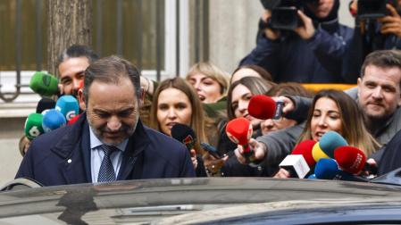 El exministro José Luis Ábalos, tras salir del Tribunal Supremo, donde ha acudido para declarar como investigado en el denominado caso Koldo