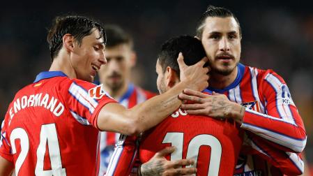 Los jugadores del Atlético de Madrid celebran el tercer gol del equipo rojiblanco