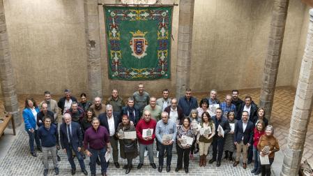 Homenaje a 51 empleados del Ayuntamiento de Pamplona que se jubilaron el año pasado.