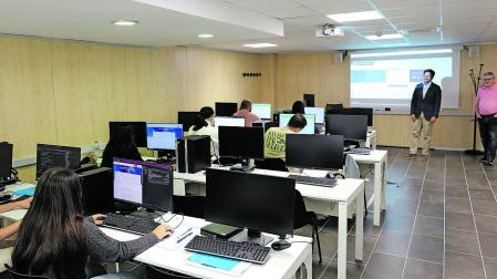 Graduados en un curso especializado para ser expertos en programadores TIC