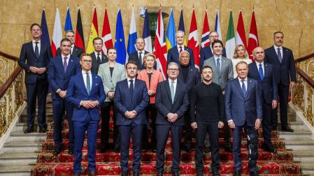 Foto de familia de las autoridades reunidas en Londres con motivo de la cumbre por Ucrania /
