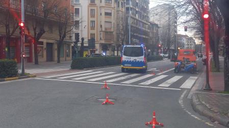 Tres personas resultaron heridas en el atropello de una motocicleta a dos jóvenes en la avenida de la Baja Navarra