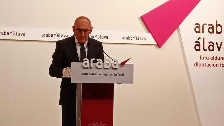 Ramiro González, secretario general de Álava, durante su comparecencia tras la sesión de Gobierno /
EUROPA PRESS
04/03/2025
