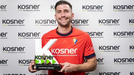 Jesús Areso, con el premio ‘Jugador Kosner del mes’ de febrero