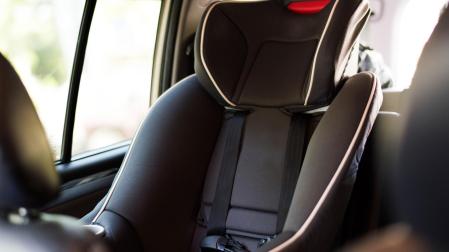 Sistema de retención infantil para el coche