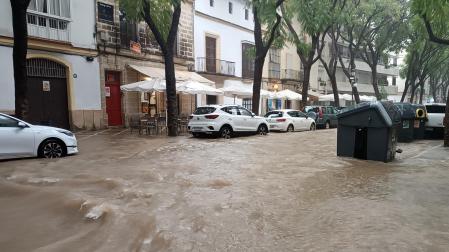 Calle Porvera en Jerez de la Frontera (Cádiz) inundada tras una fuerte tromba de agua
