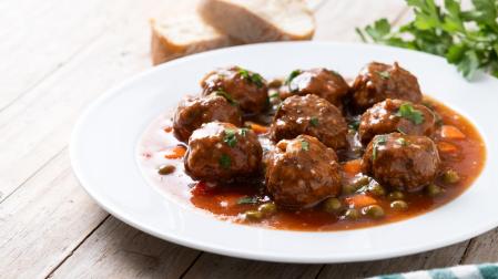 Imagen de archivo de unas albóndigas en salsa